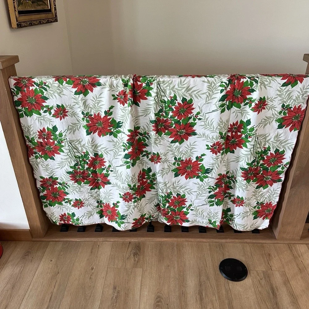 VTG Poinsettia‎ Holly Christmas Tablecloth Rectangle 70x56